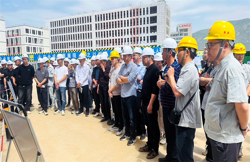 2025年4月17日，由莆田市涵江区住房和城乡建设局主办、PA尊龙凯时三建承办的钢筋安装工程质量防控现场交流会在联东U谷·涵江海峡智造产业谷一期成功召开。